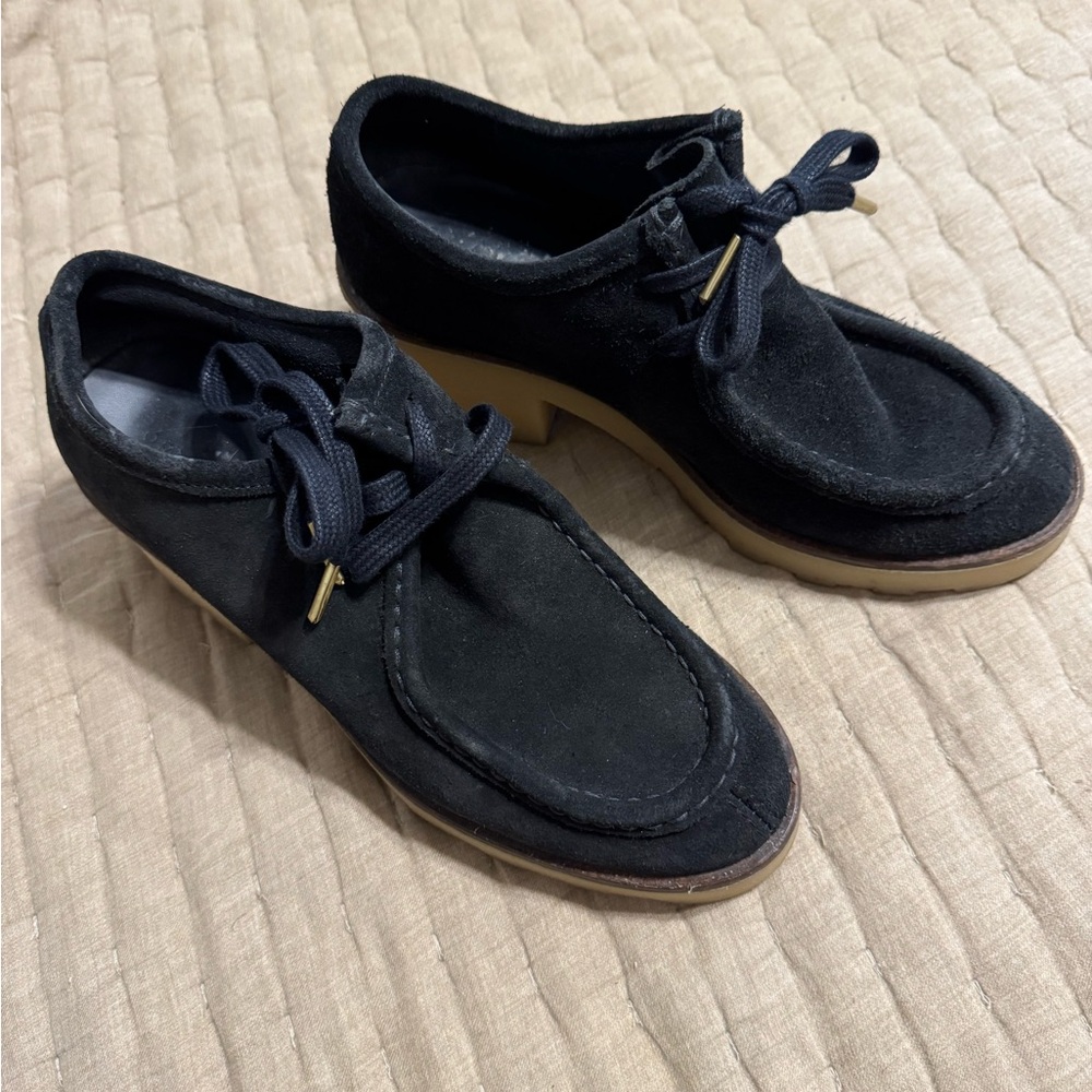 Clarks suede heeled wallabees. Very good condition.